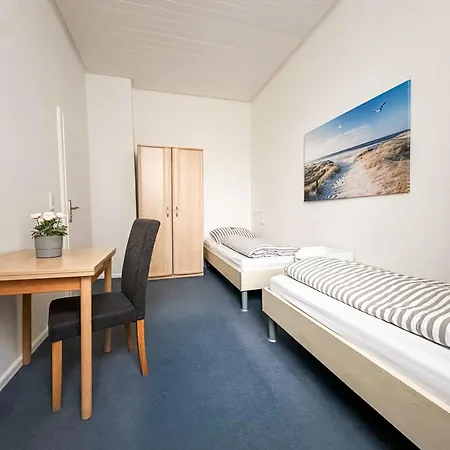 Haus Wellhausen アパート ノルダーナイ